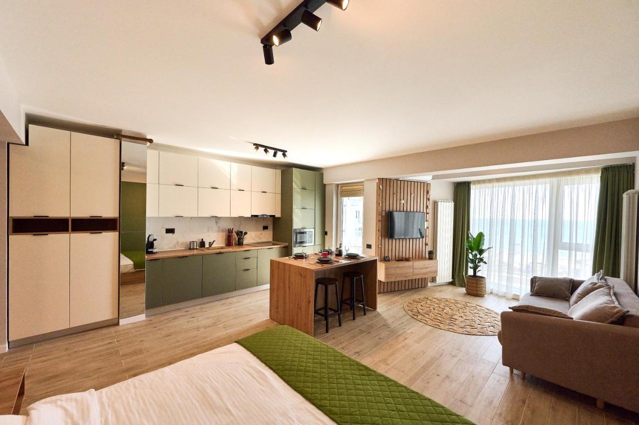 Studio Cornelia Seaview Spa&Pool In Infinity Beach Resort Mamaia Kültér fotó