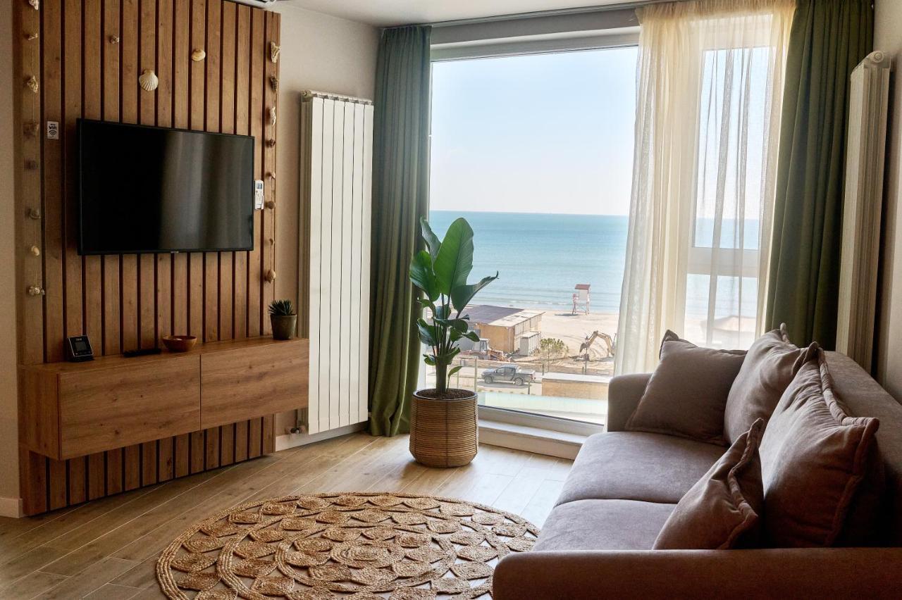 Studio Cornelia Seaview Spa&Pool In Infinity Beach Resort Mamaia Kültér fotó